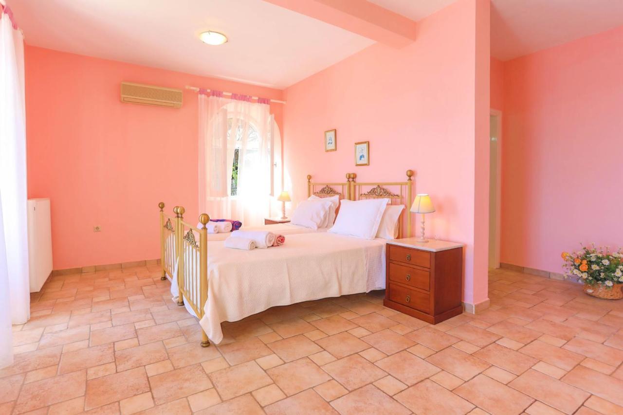 House On The Rocks Villa Katavolos Bagian luar foto