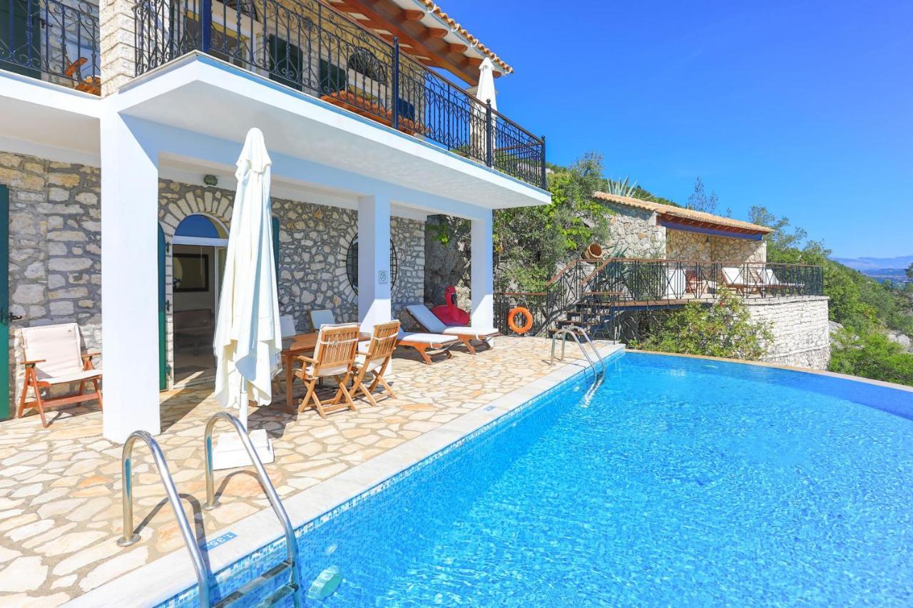 House On The Rocks Villa Katavolos Bagian luar foto