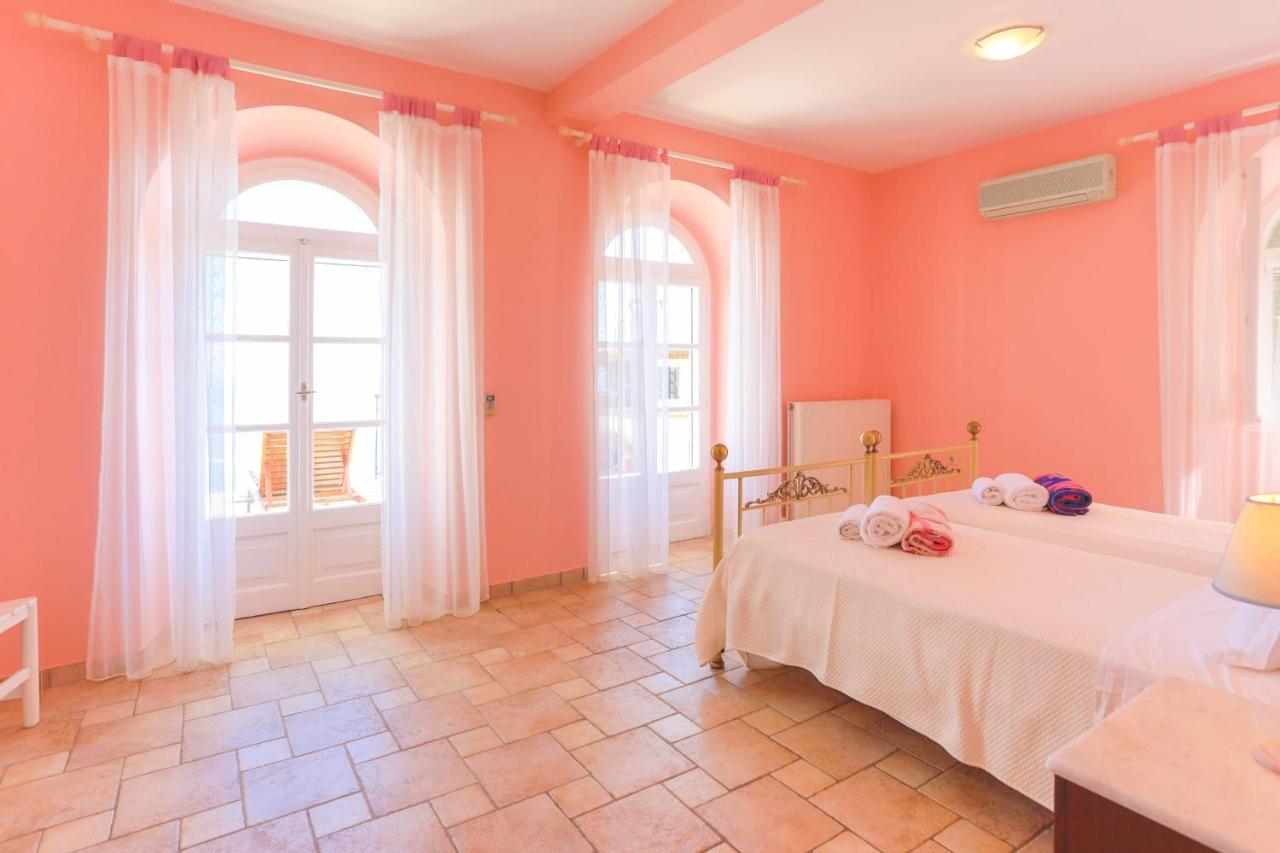 House On The Rocks Villa Katavolos Bagian luar foto